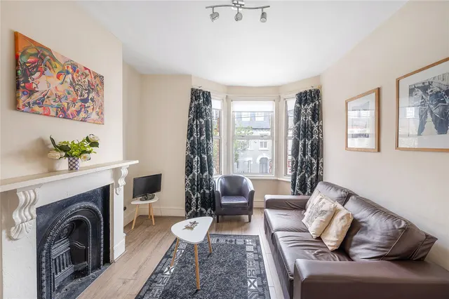 2 bedroom flat — Marville Road, Fulham, London, SW6