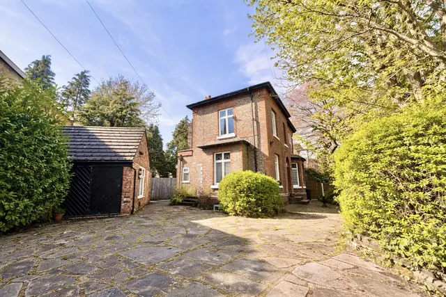 Doveston Road, Sale, M33, photo 2