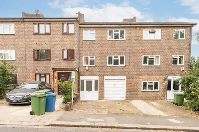 389 Upland Road, London, photo 1