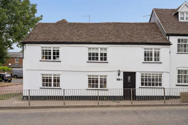 High Street, London Colney, AL2, photo 1