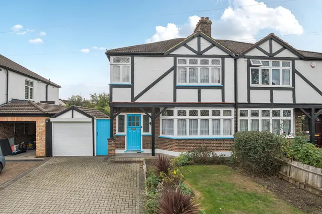 Oakfield Gardens, Beckenham, BR3, photo 1