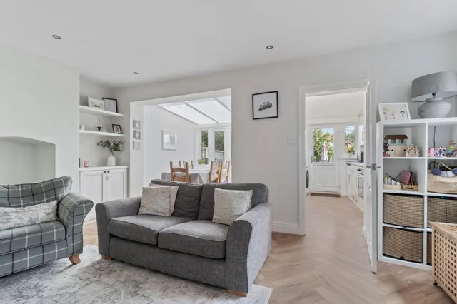 Photo 3 — Knutsford Road, Grappenhall, Warrington, Warrington, WA4 2NR