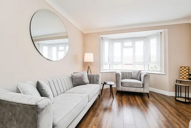 Photo 2 — Dart Green, South Ockendon, Essex, RM15