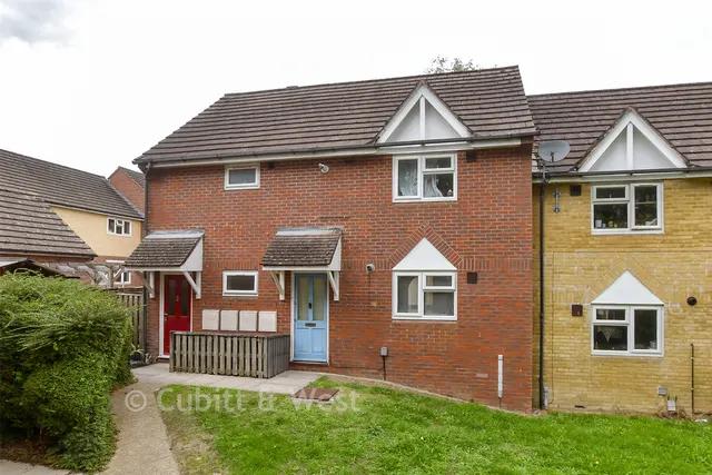 Ramblers Way, Crawley, RH11, photo 1