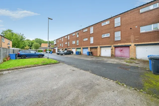 Photo 2 — Heather Close, Birchwood, Warrington, Cheshire, WA3