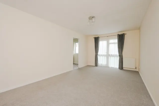 Henfield Road, London, SW19, photo 2