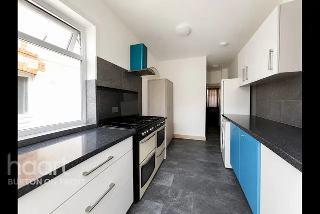 Shobnall Street, Burton-On-Trent, DE14, photo 3