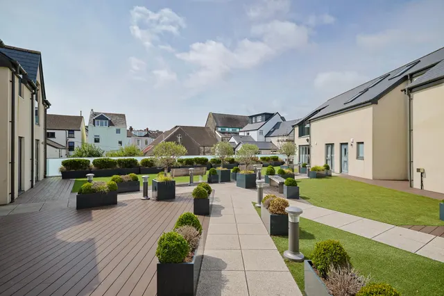 Oyster Court, Mumbles, photo 3