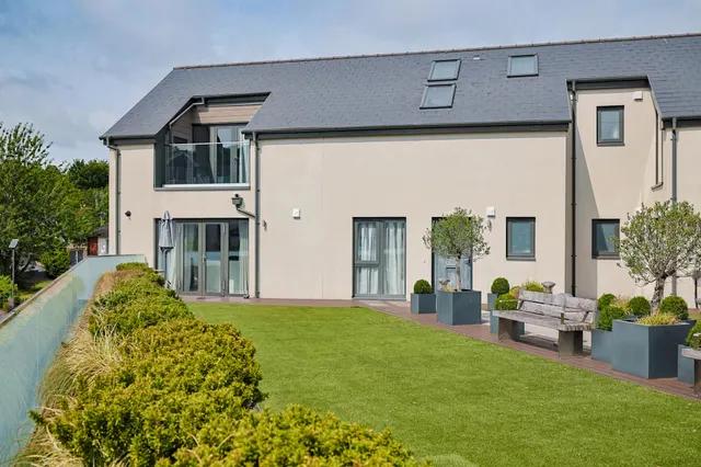 Oyster Court, Mumbles, photo 2