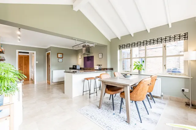 Four Bedroom Detached Home in Grimston, photo 2