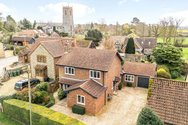 Four Bedroom Detached Home in Grimston, photo 1