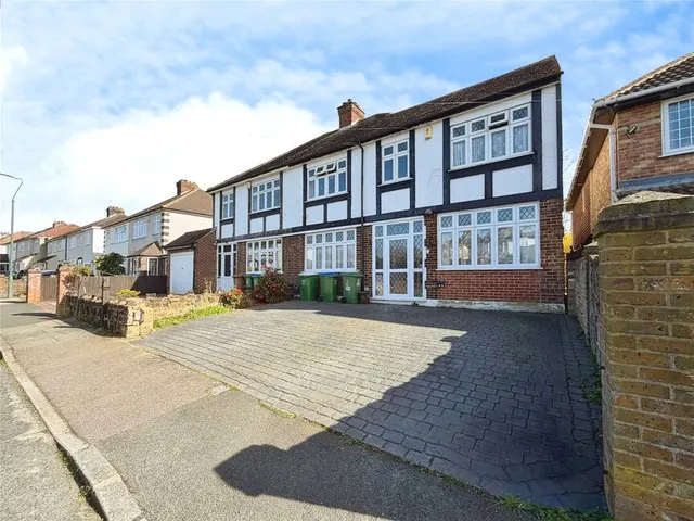 Oaklands Close, Bexleyheath, DA6, photo 1