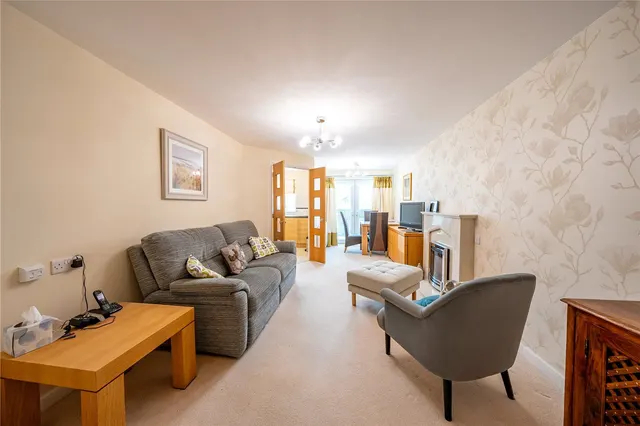 Squirrel Way, Leeds, LS17, photo 3