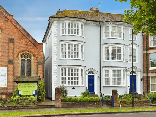 TENTERDEN, photo 1