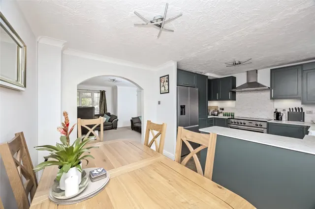Glebeside Close, Tarring, BN14, photo 2