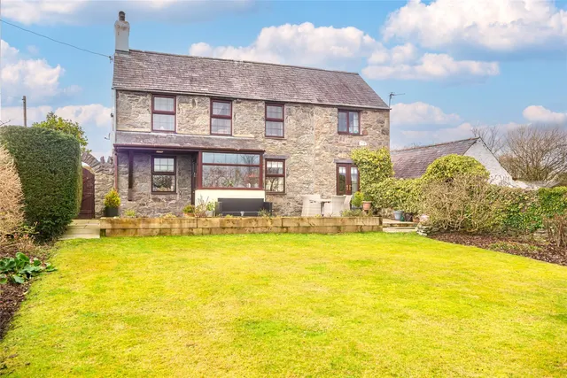 Llanddaniel, Gaerwen, photo 1