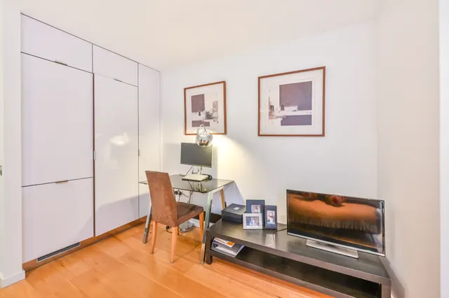 801 Ontario Tower, 4 Fairmont Avenue, London, photo 1