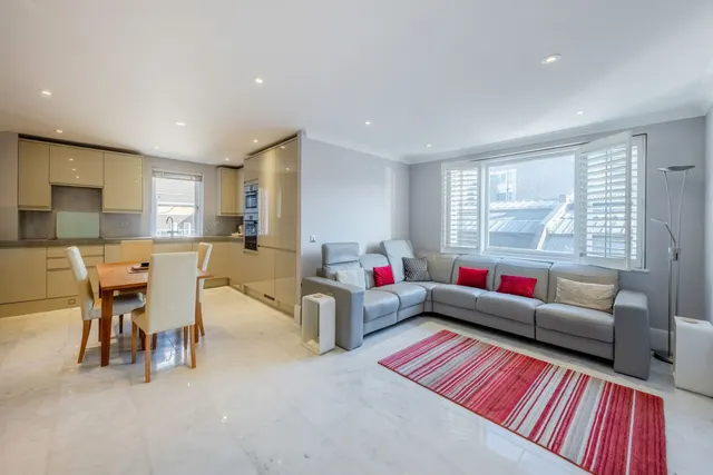 Photo 2 — Alexandra Court, 5 Moscow Road, Bayswater, London, W2 4AF