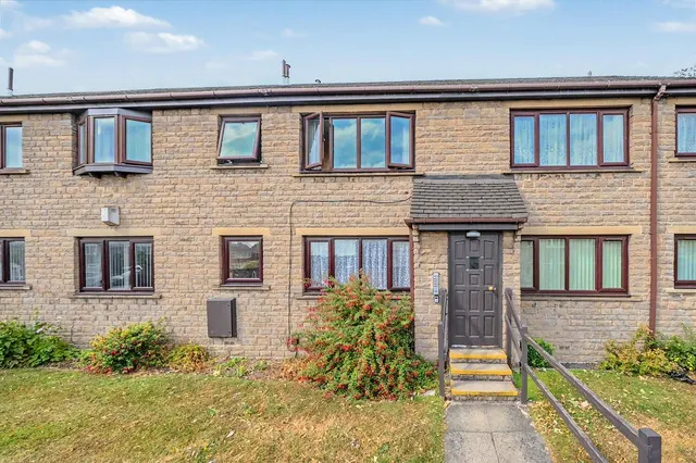Lower Town Street, Bramley, LS13, photo 1