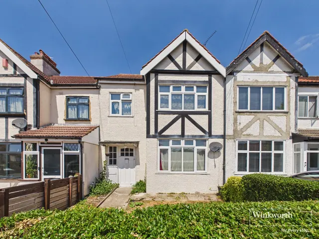 Lewgars Avenue, Kingsbury, London, NW9, photo 1