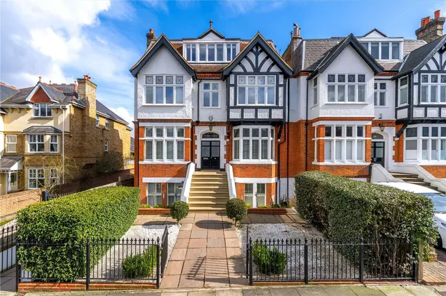 Kings Road, Richmond, TW10, photo 1