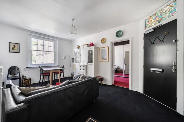 Photo 3 — Flat 9, Powis House, Macklin Street, London