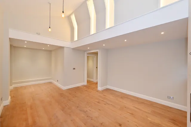 Photo 2 — Warwick Gardens, London, W14