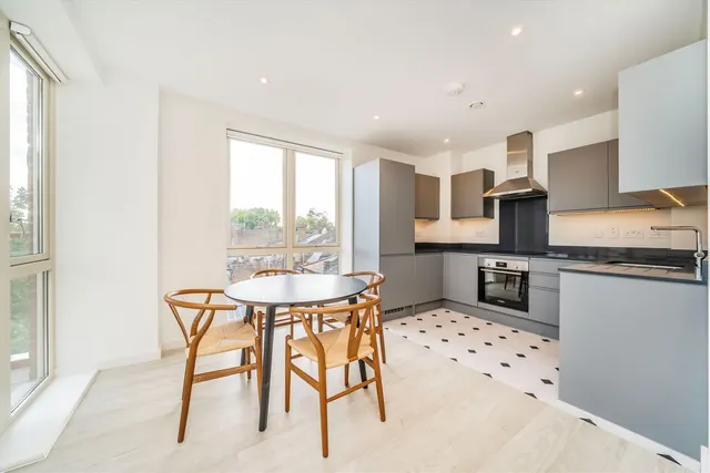 Three Pigeons House, W5, photo 3