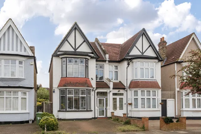 Arran Road, SE6, photo 1