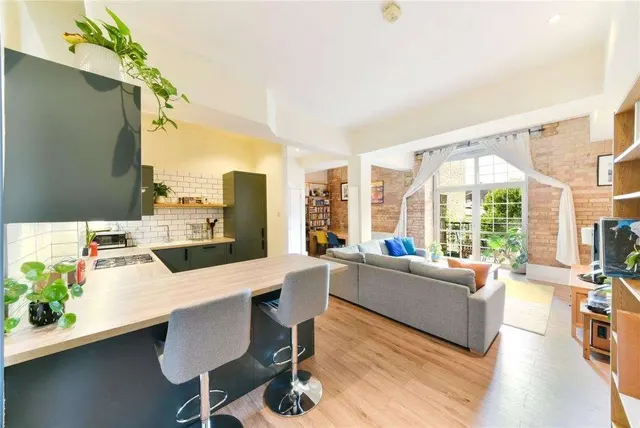 Morris Road, London, E14, photo 2