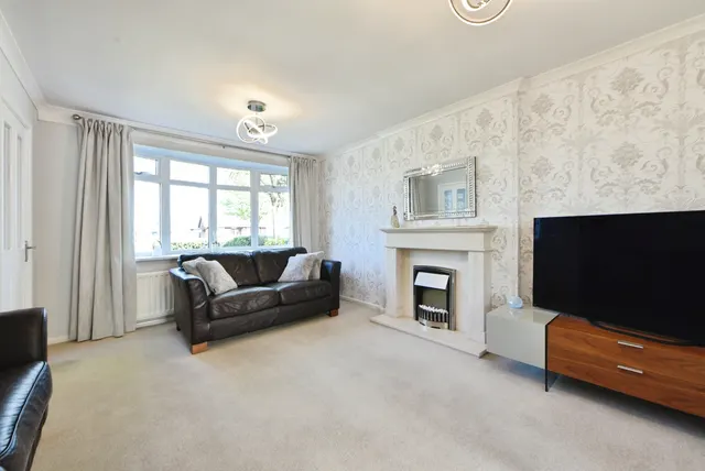 Royton, Oldham, OL2, photo 1