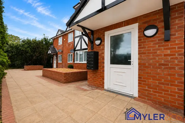 Hough Green Road, Widnes, photo 3