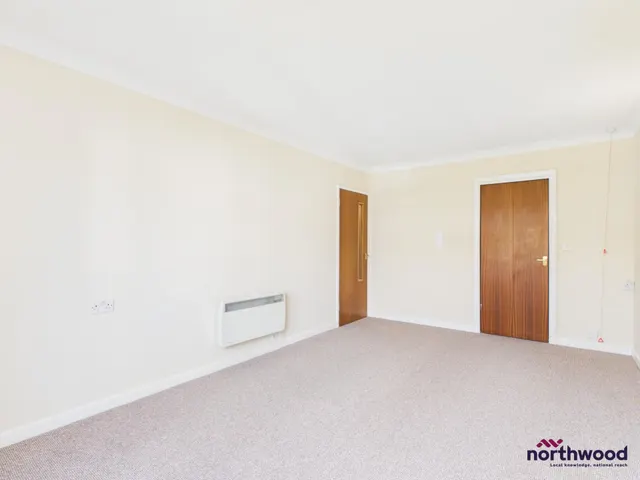 St Leonards Road, Upperton, BN21, photo 3