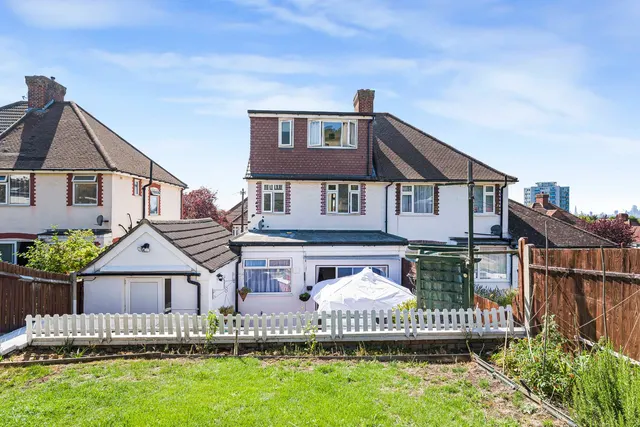 Heatherbank, Eltham, photo 3