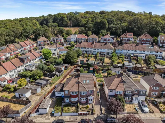 Heatherbank, Eltham, photo 2