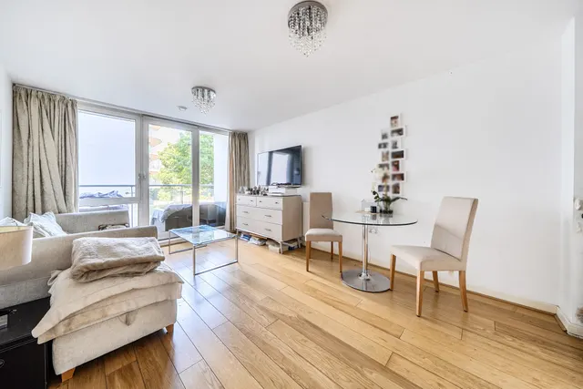 Photo 2 — 109 Simmonds House, Great West Quarter, Clayponds Lane, Brentford