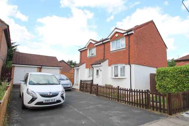 Beckett Close, Belvedere, photo 1