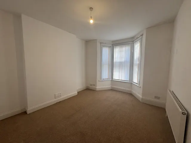 Ashford Road, PL4, photo 2