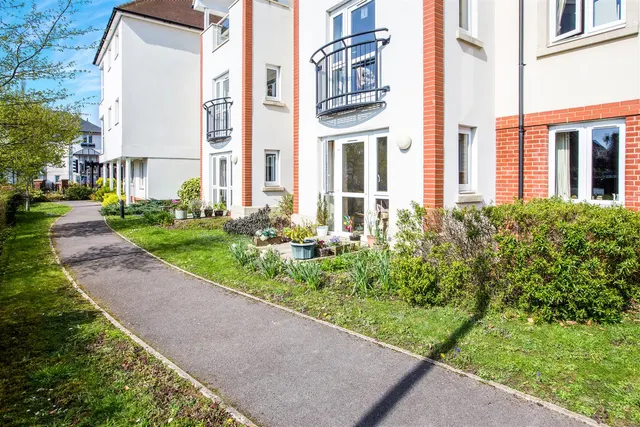 Avenue Road, Lymington, SO41, photo 2