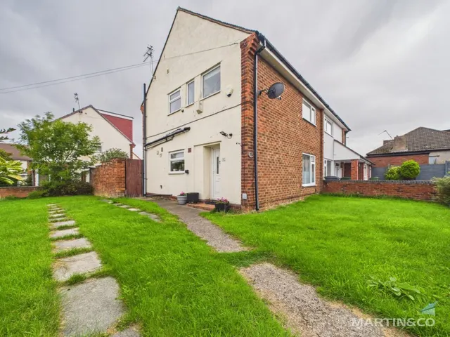 Moreton, Wirral, CH46, photo 1