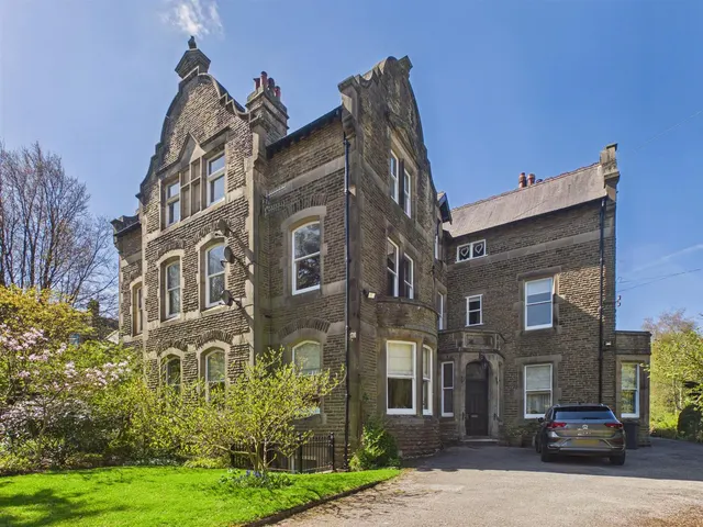 Burlington Road, Buxton, photo 1