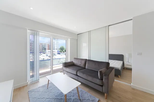 Caversham Road, Colindale, NW9, photo 1