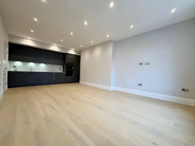 Photo 2 — The Grand apartments, Leigh-on-sea, SS9