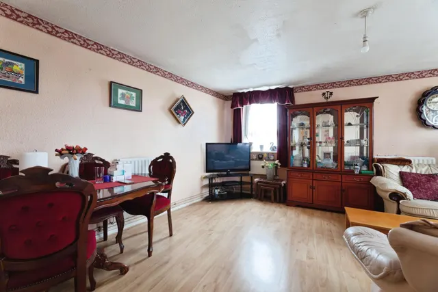Grantham Road, London, E12, photo 2