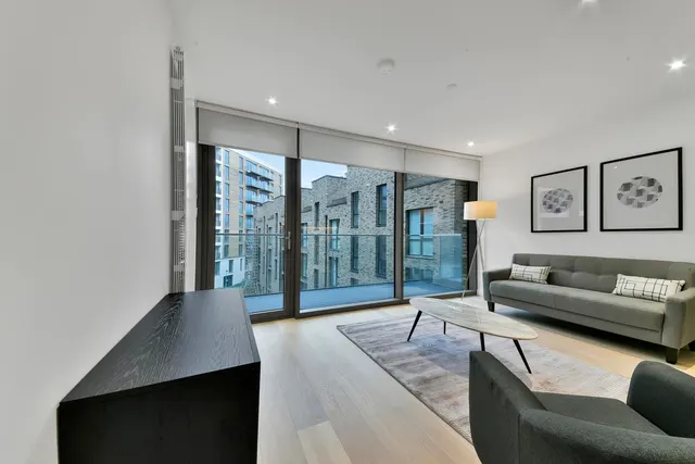 Windlass House, Royal Wharf, E16, photo 1