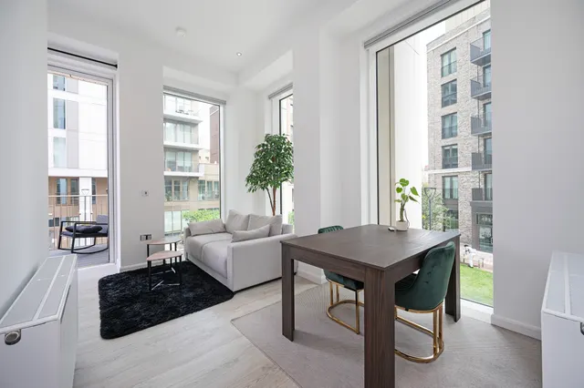 Photo 2 — Apartment 101, Bouchon Point, London