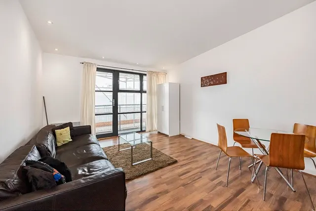 2 bedroom flat, Copenhagen Place, London, E14