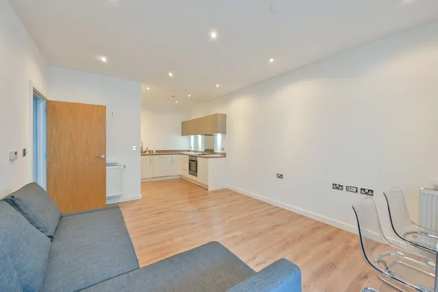 Photo 2 — Flat 46, Osier House, 14 Quebec Way, London