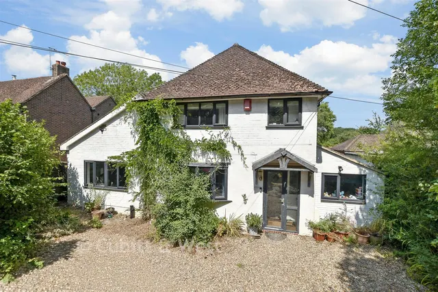 Smallfield Road, Horley, RH6, photo 1