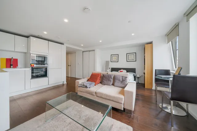 Photo 3 — Eagle Point, City Road, London EC1V